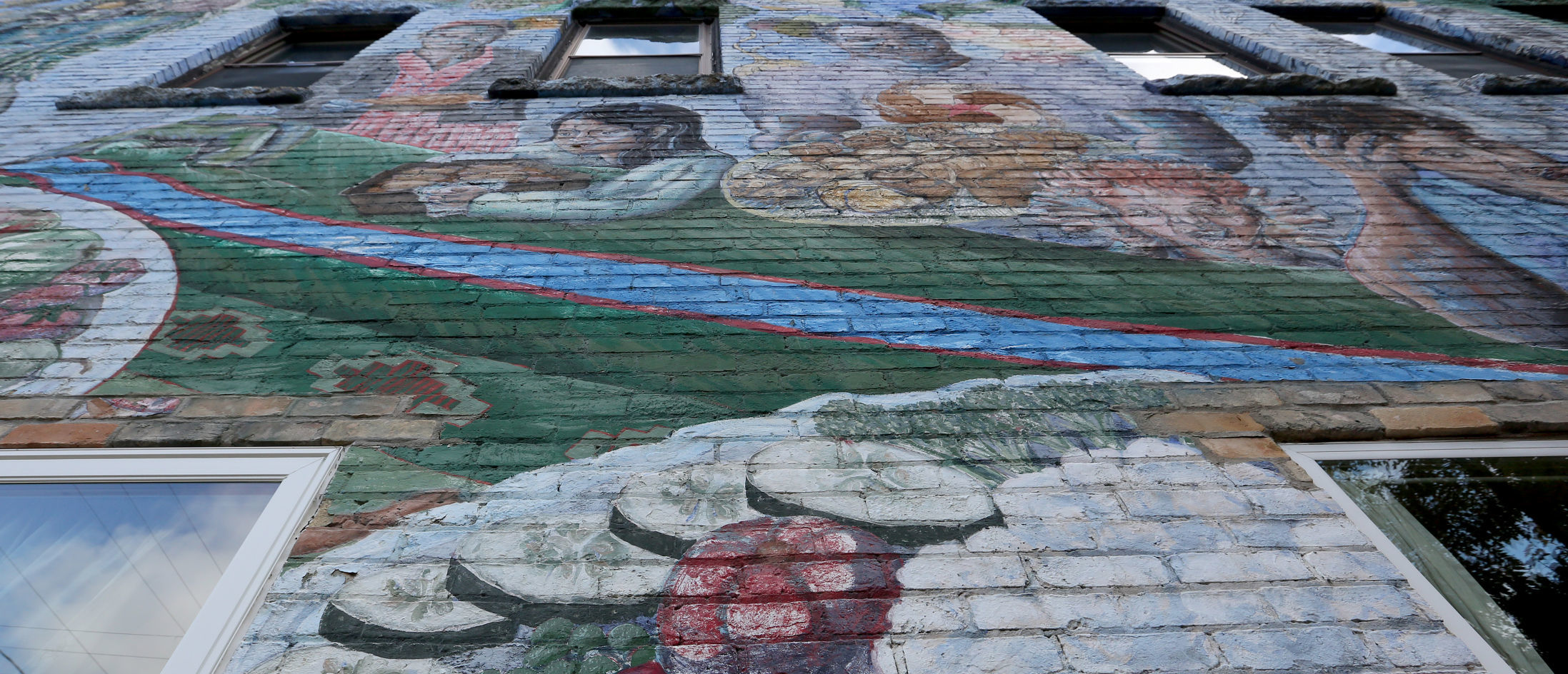 MURAL